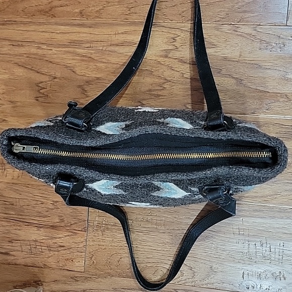 Woven Wool & Leather Shoulder Bag - Picture 7 of 15